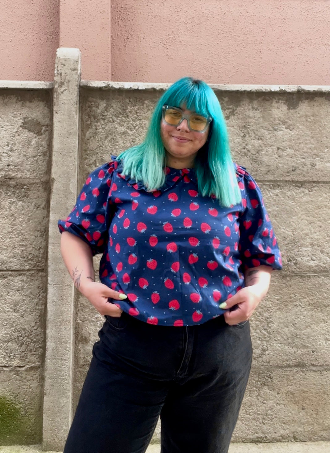 Blusa Tuttie azul frutillas