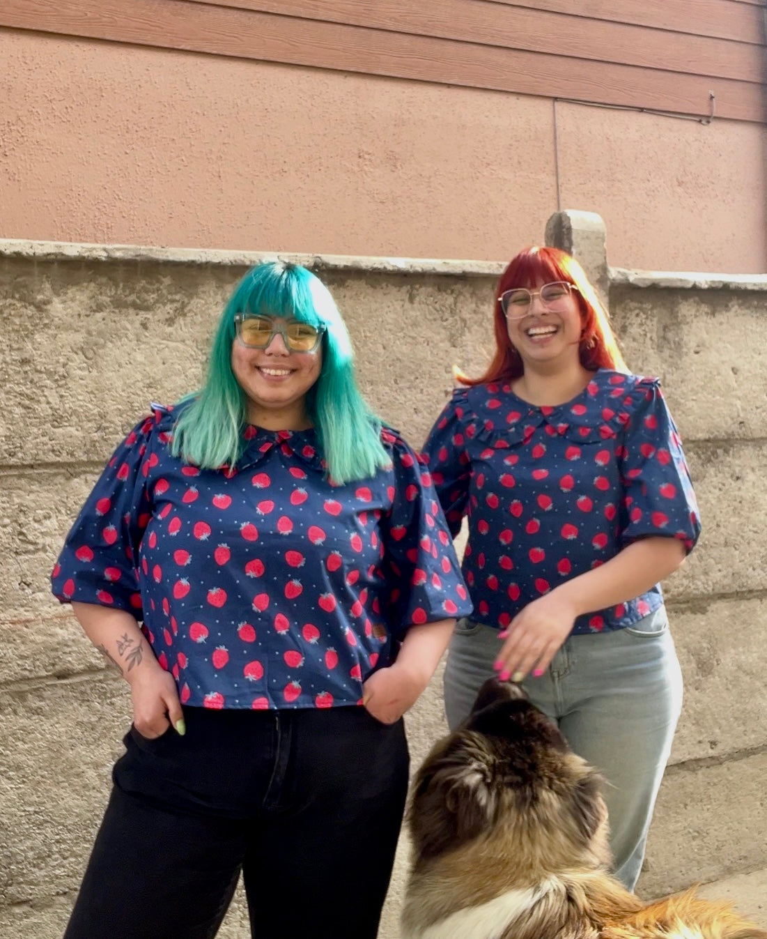 Blusa Tuttie azul frutillas
