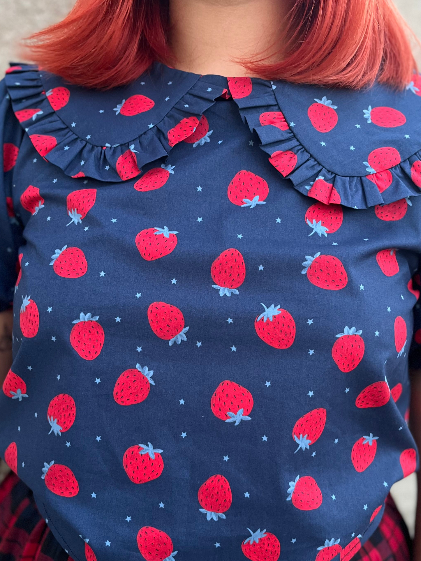 Blusa Tuttie azul frutillas