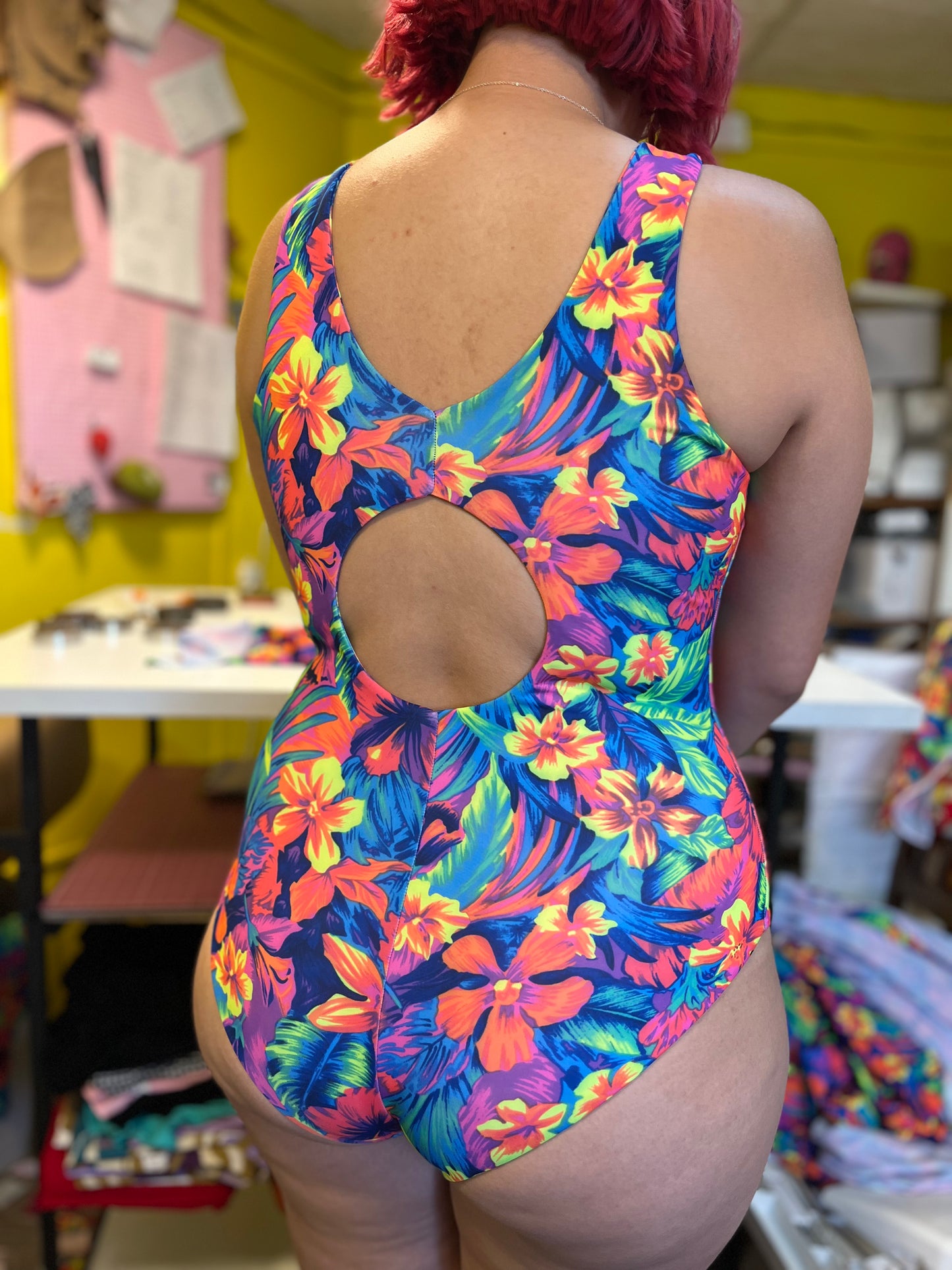 Bañador una pieza deportivo tropical multi flúor