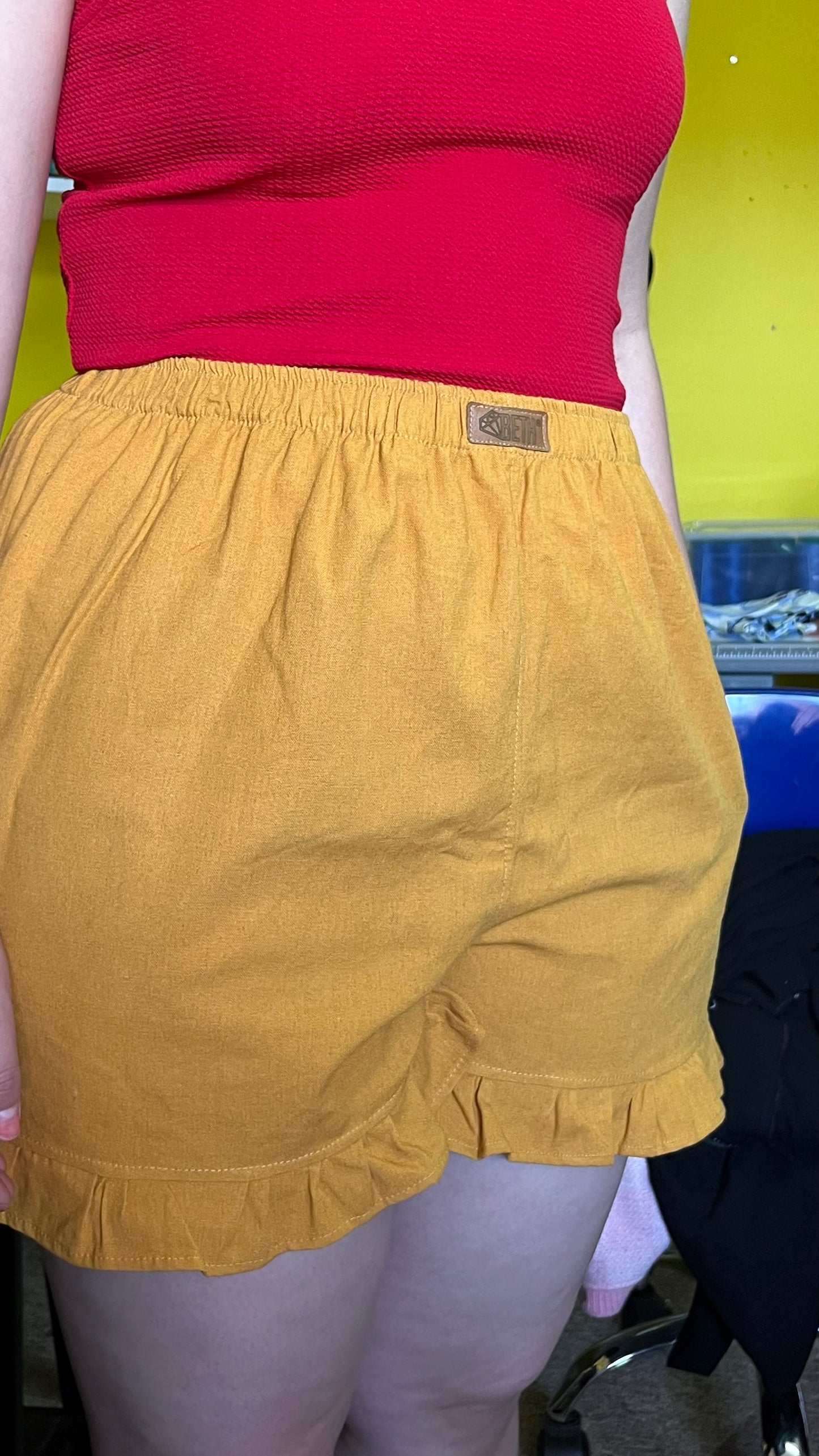 Short Lillie Lino mostaza