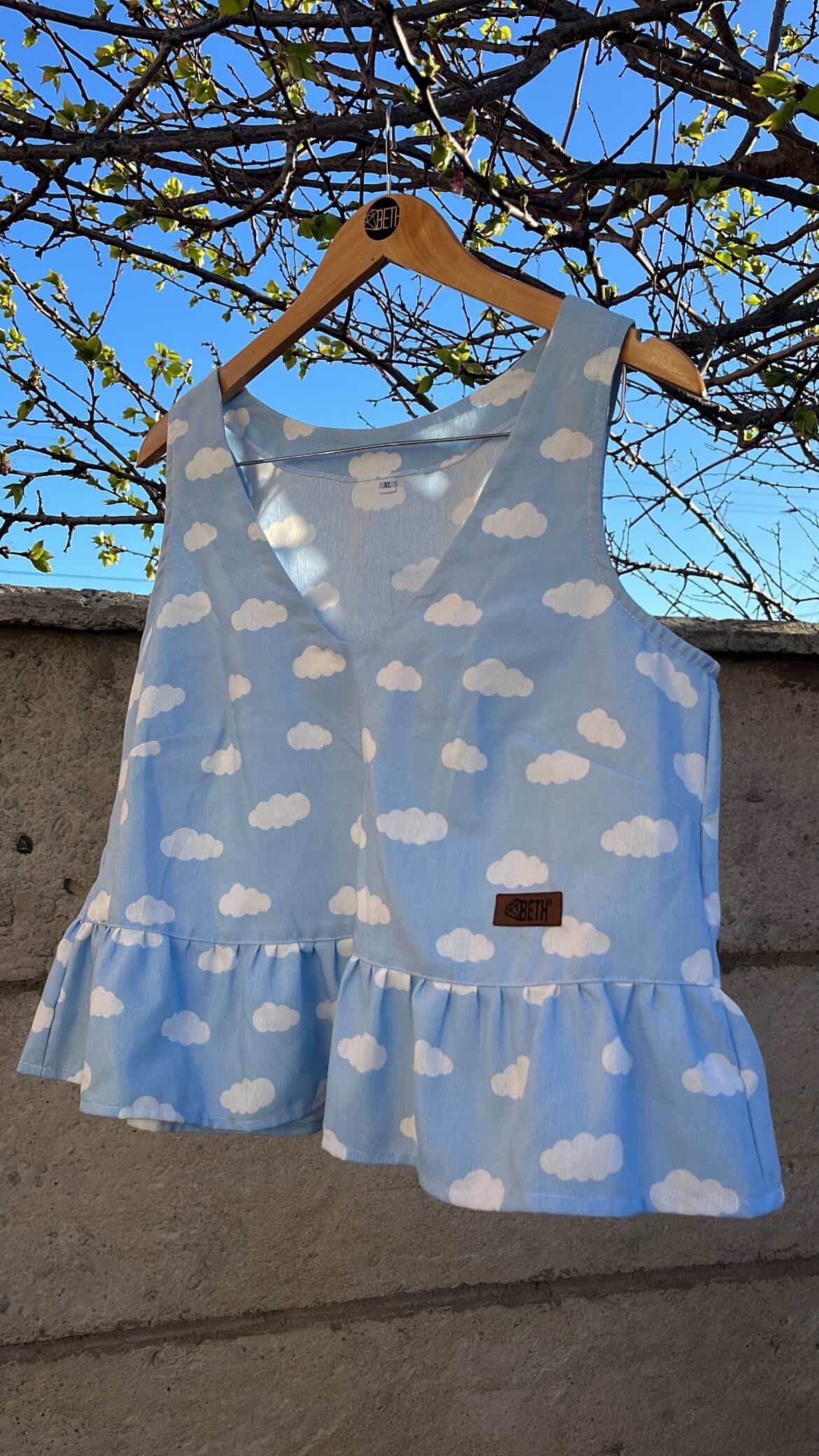Blusa Piti celeste nubes