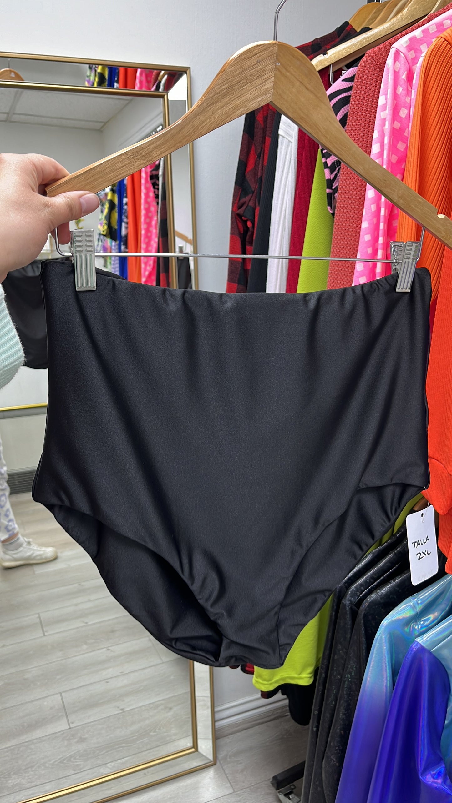 Calzón tiro alto regular clásico negro