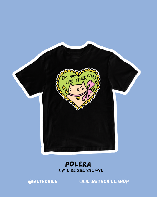 No soy como otras chicas 💅polera negra