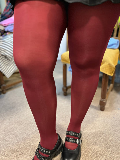 Panty plus size (42 a 54) burdeo