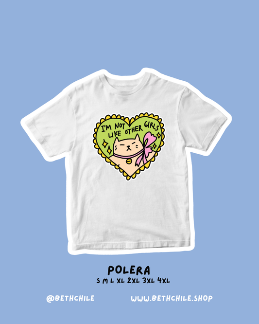 No soy como otras chicas 💅polera blanca