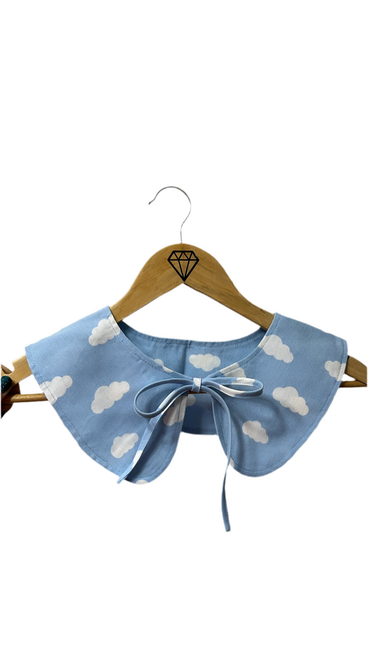 Collar textil cuello bobo adulto nubes celeste