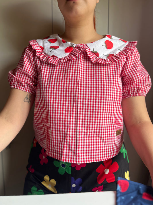 Blusa Tuttie Vichy rojo frutillas (única)