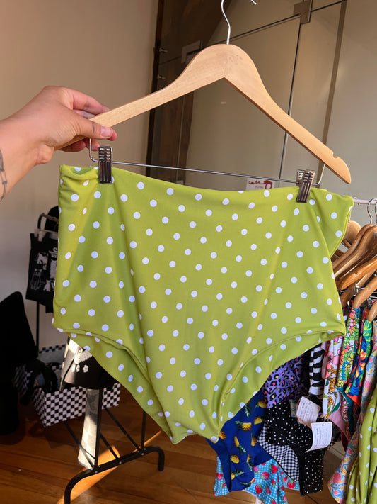 Calzón tiro alto regular bikini lunares pistacho